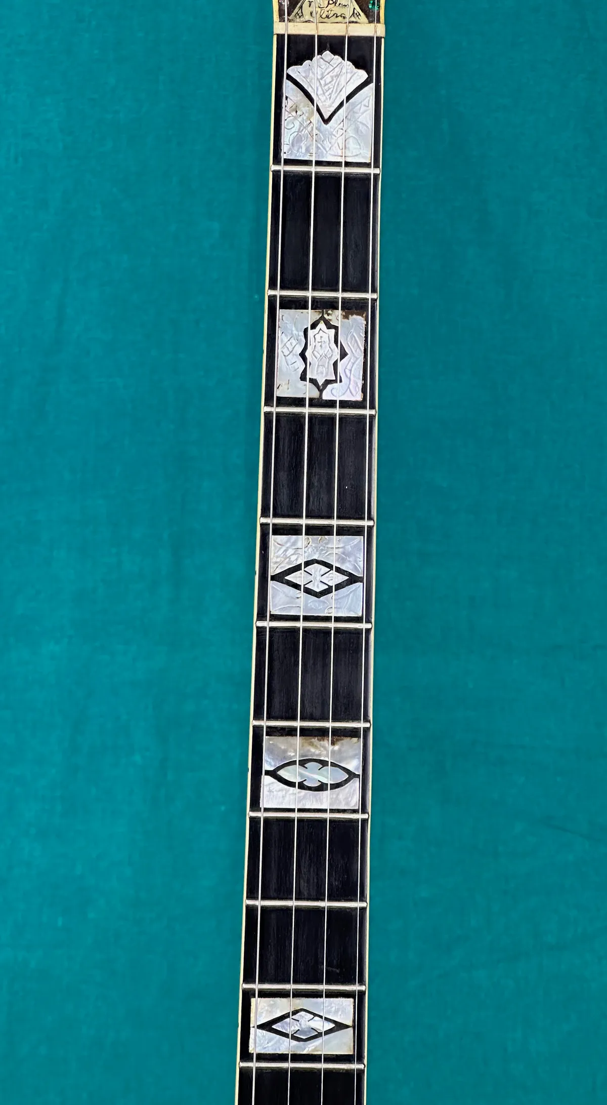 1925 Bacon & Day Silver Bell #4 Plectrum Banjo > Banjos