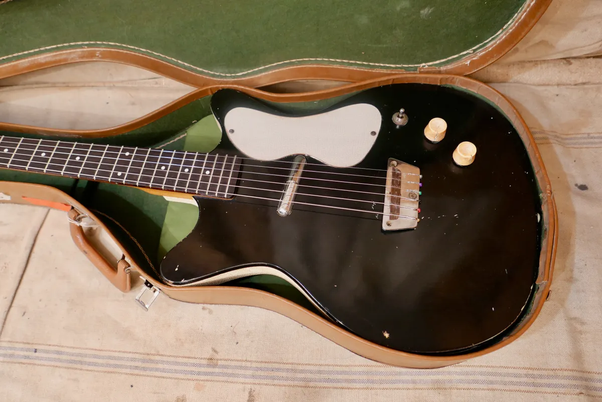 1960 Danelectro 3011 DC-1 Black - Gbase