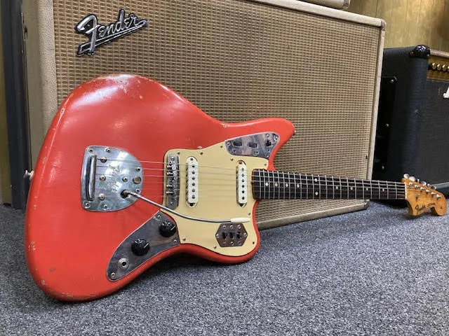 1962 Fender Jaguar Fiesta Red refin w/ Tan 62RI case - Gbase