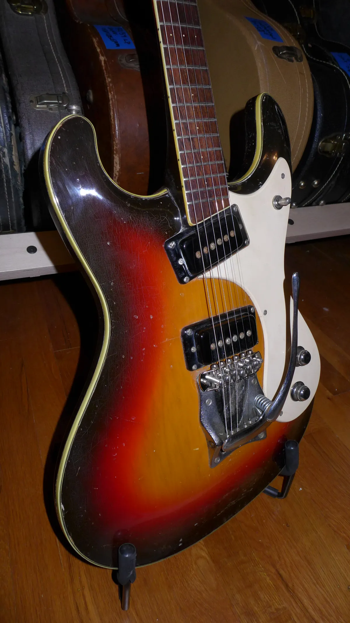1963 Mosrite Ventures Mk 1 Sunburst - Gbase