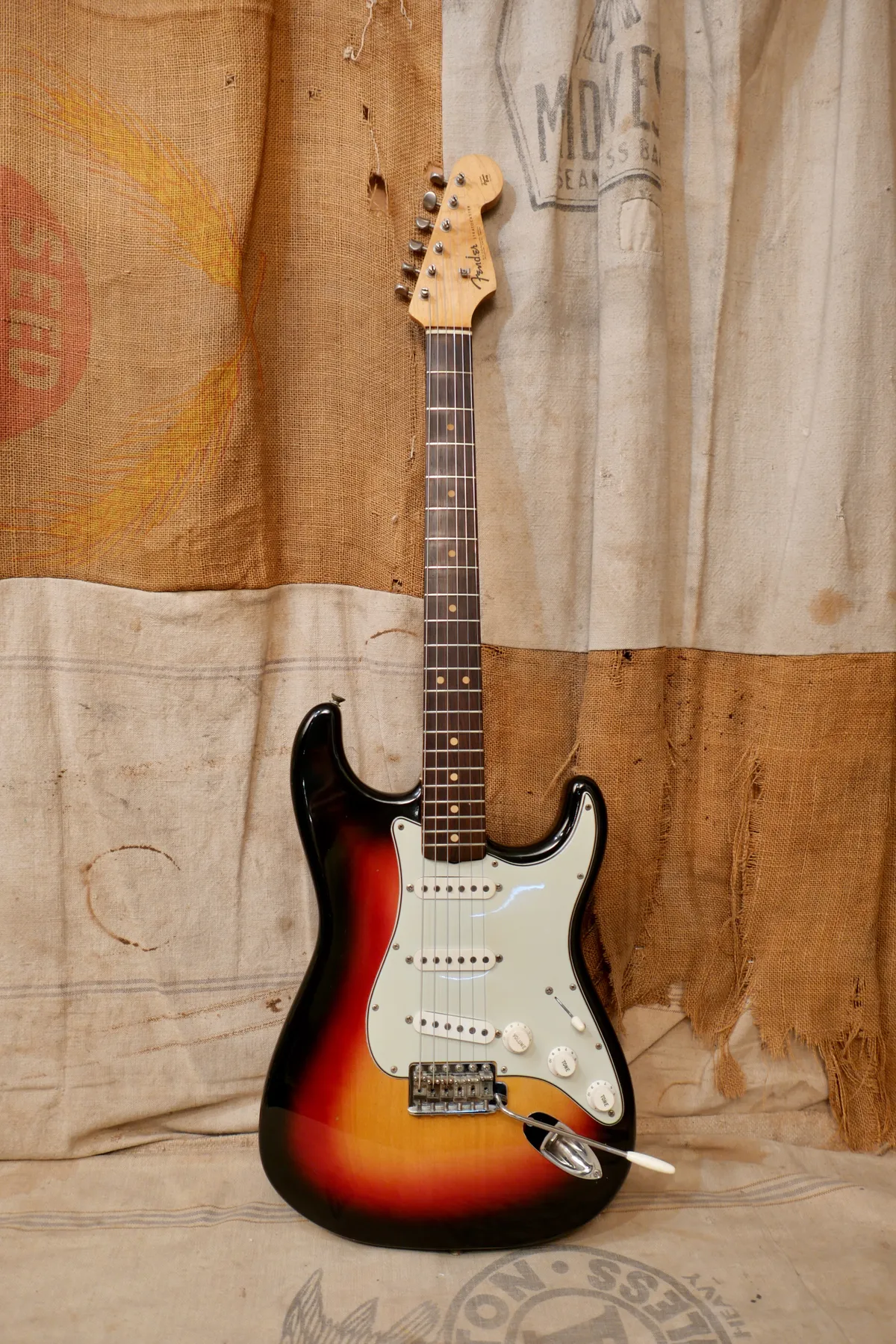 1964 Fender Stratocaster Set Sunburst > Guitars Electric Solid