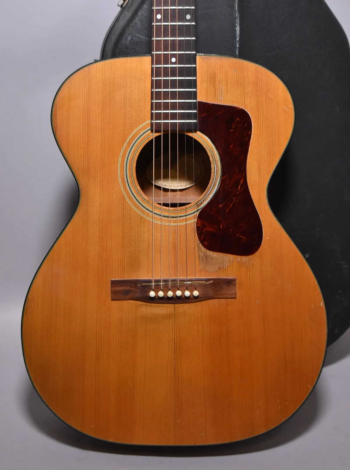 1968 Guild F-30-NT Acoustic w/HSC - Gbase