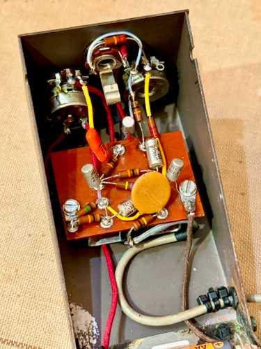 1968 Maestro Fuzz-Tone FZ1A Brown - Gbase