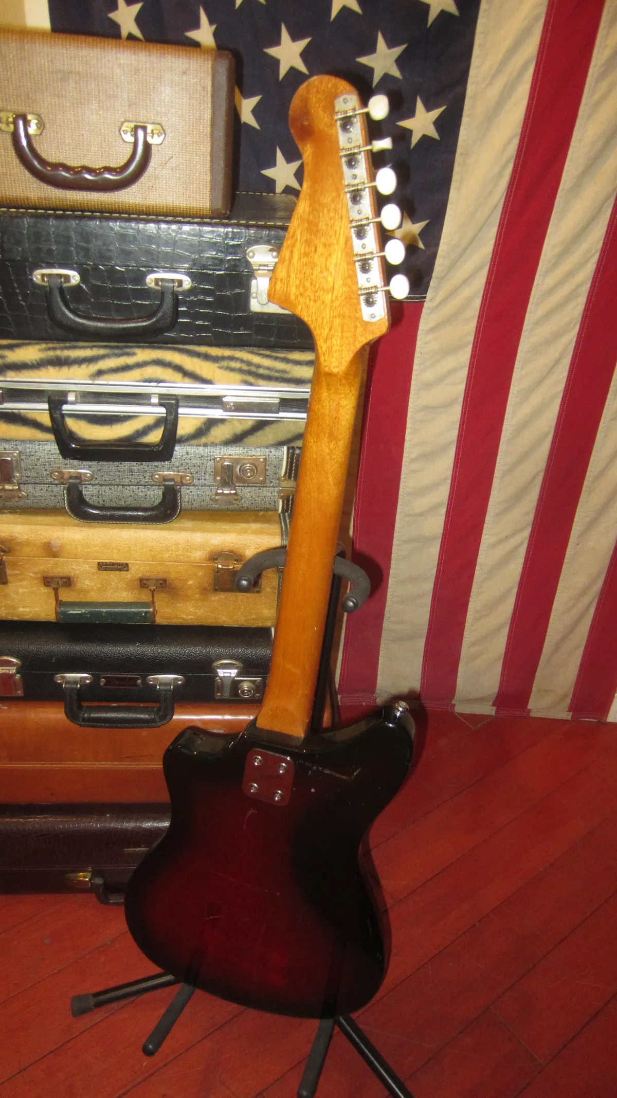1968 Splendor Three Pickup Solidbody Electric Sunburst - Gbase