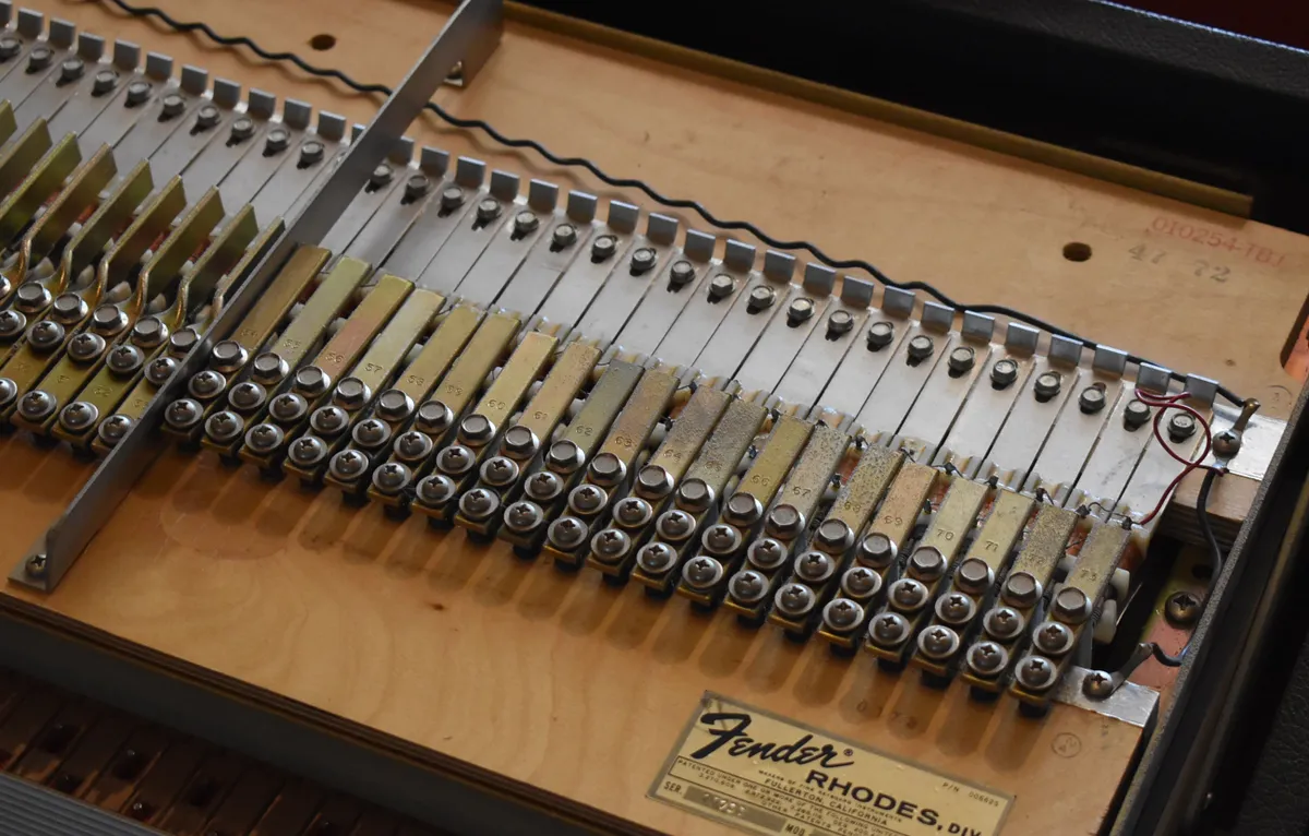 1972 Fender Rhodes MKI 73 Electric Stage Piano - Gbase