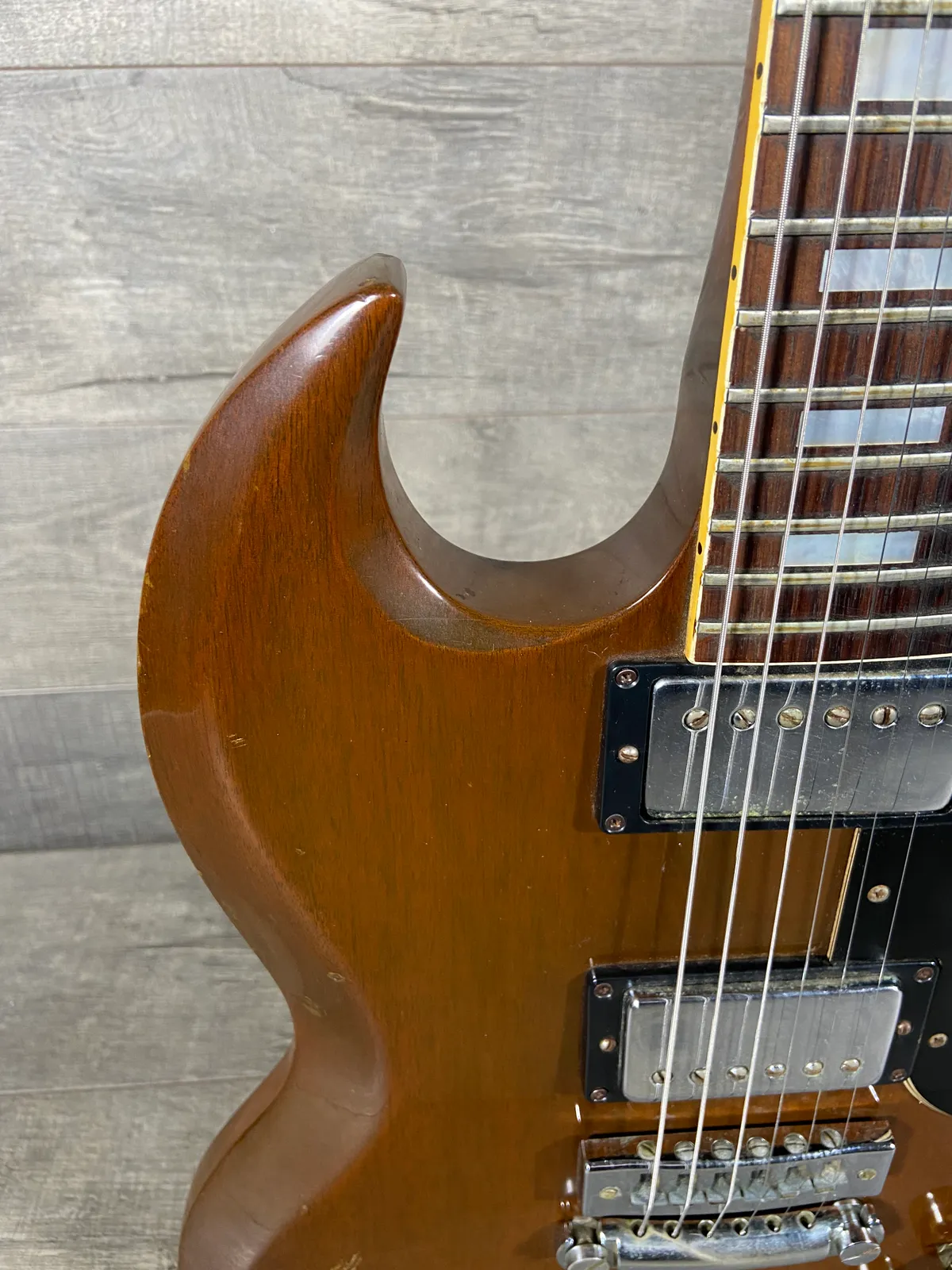 1972 Gibson SG Standard Walnut > Guitars Electric Solid Body | SS