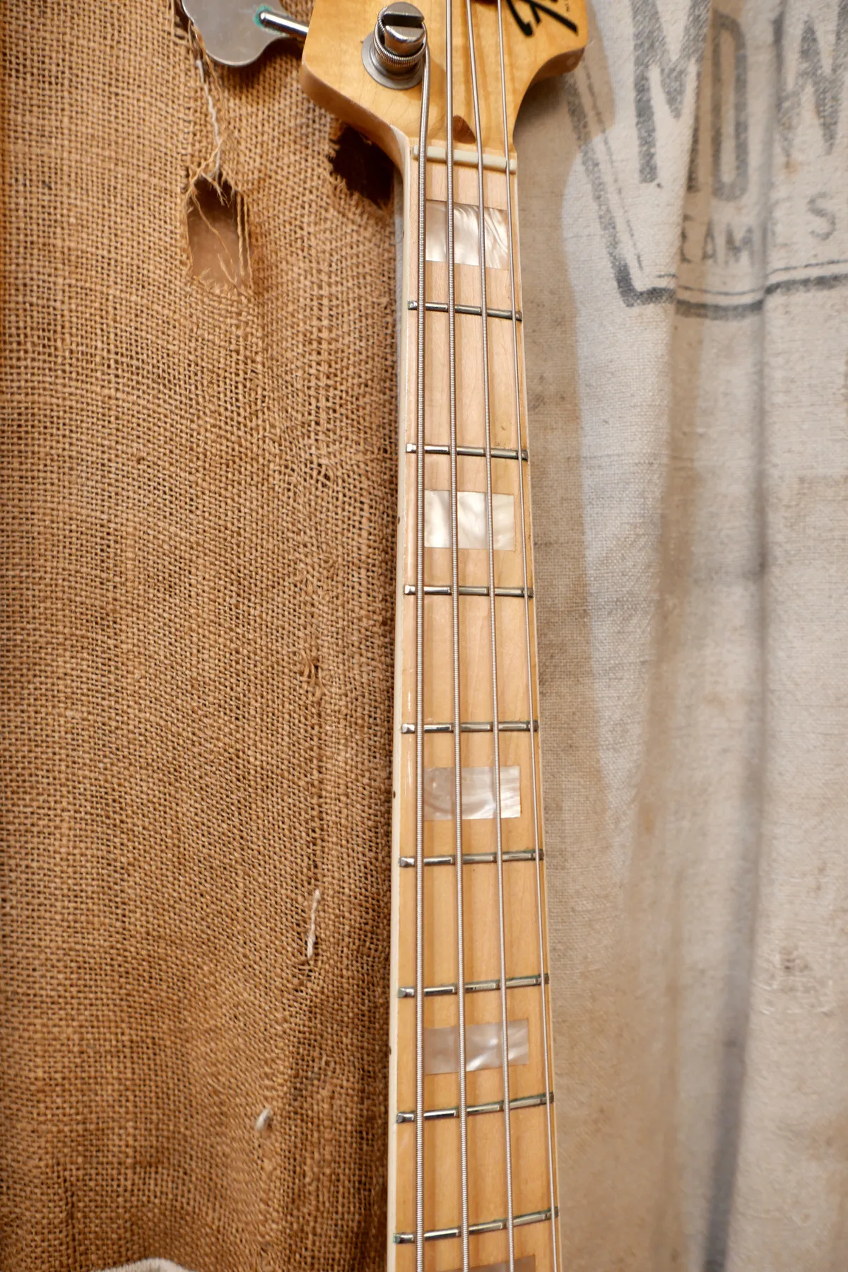 1975 Fender Jazz Bass Sunburst - Gbase