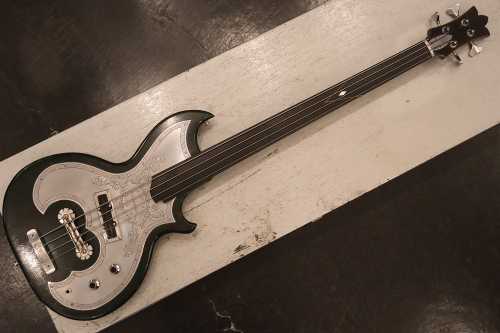 1976 A.C. Zemaitis Custom Deluxe Fretless Bass British Green