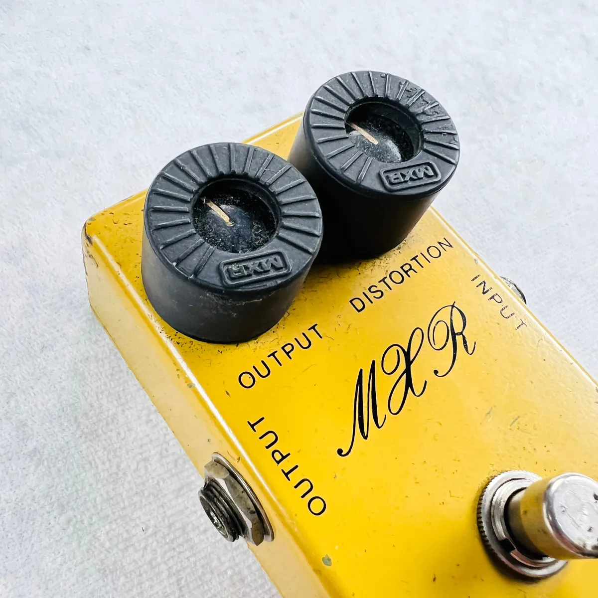 MXR MX-104 Script Distortion + 1977 - Yellow - Gbase
