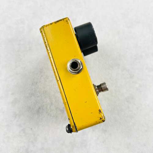 MXR MX-104 Script Distortion + 1977 - Yellow - Gbase