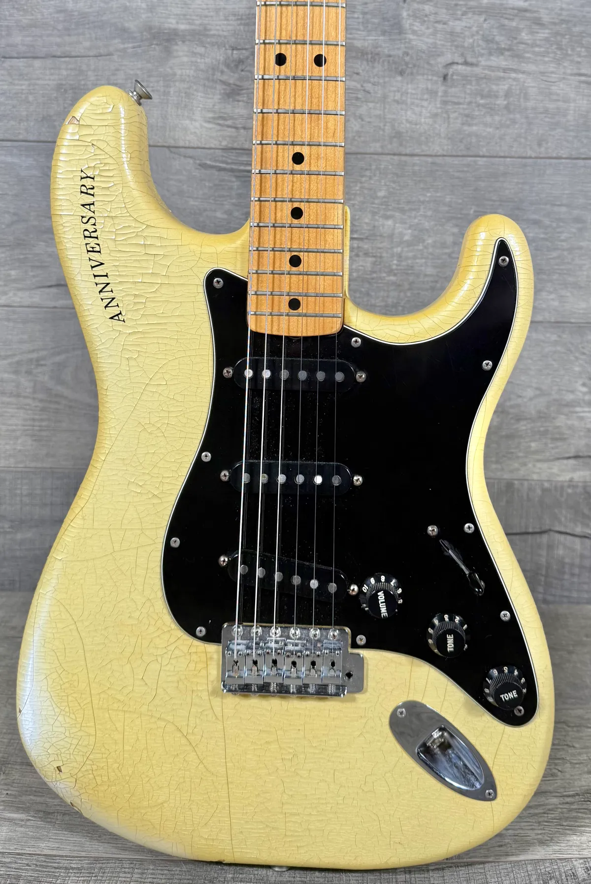 即発送 Fender 25th anniversary 1979 ストラト 1979 Fender 25th Anniversary Stratocaster White Pearlescent - Gbase
