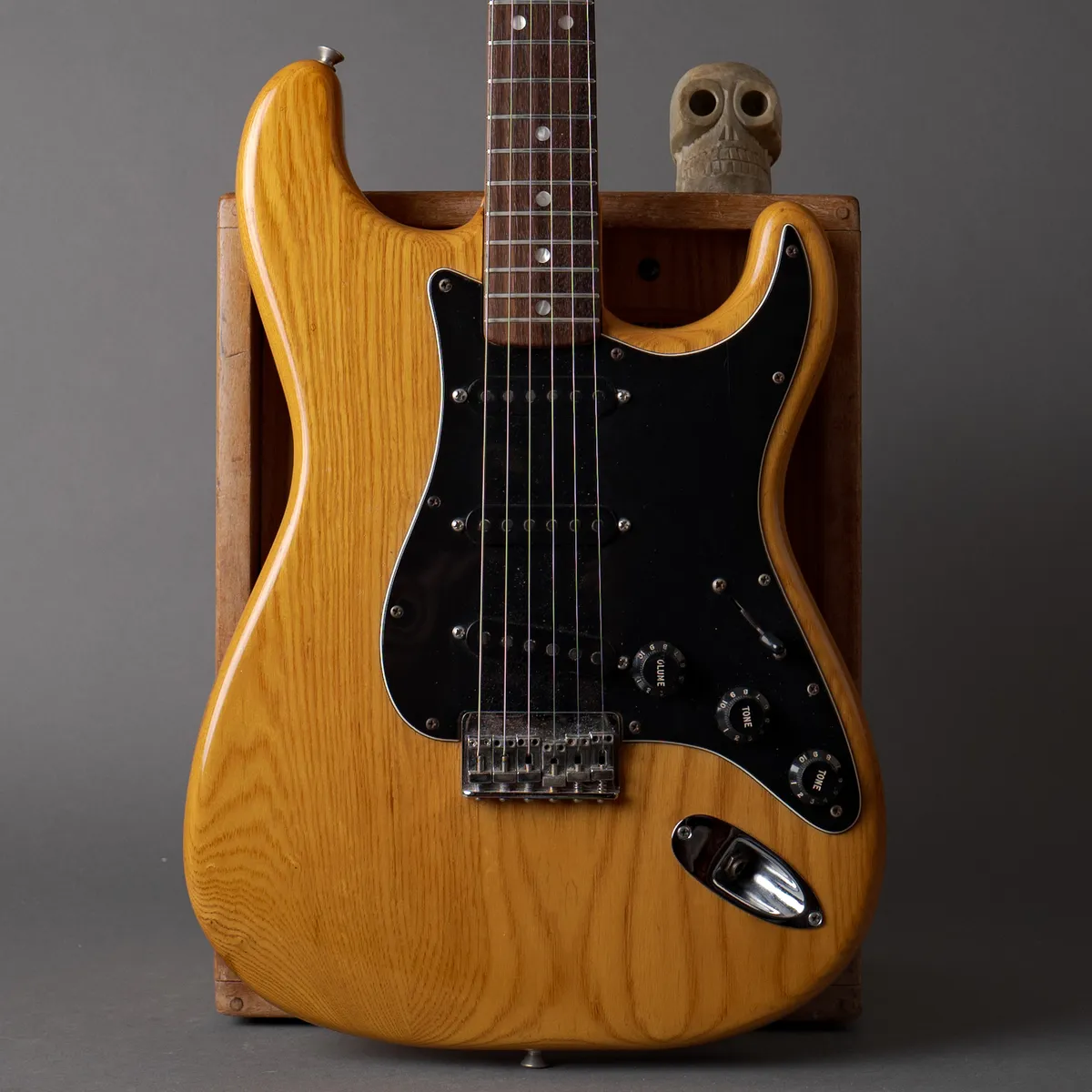 Fender Stratocaster 1979 ラージヘッド ハードテイル 1979 Fender Stratocaster Hardtail – No.Tom Guitars
