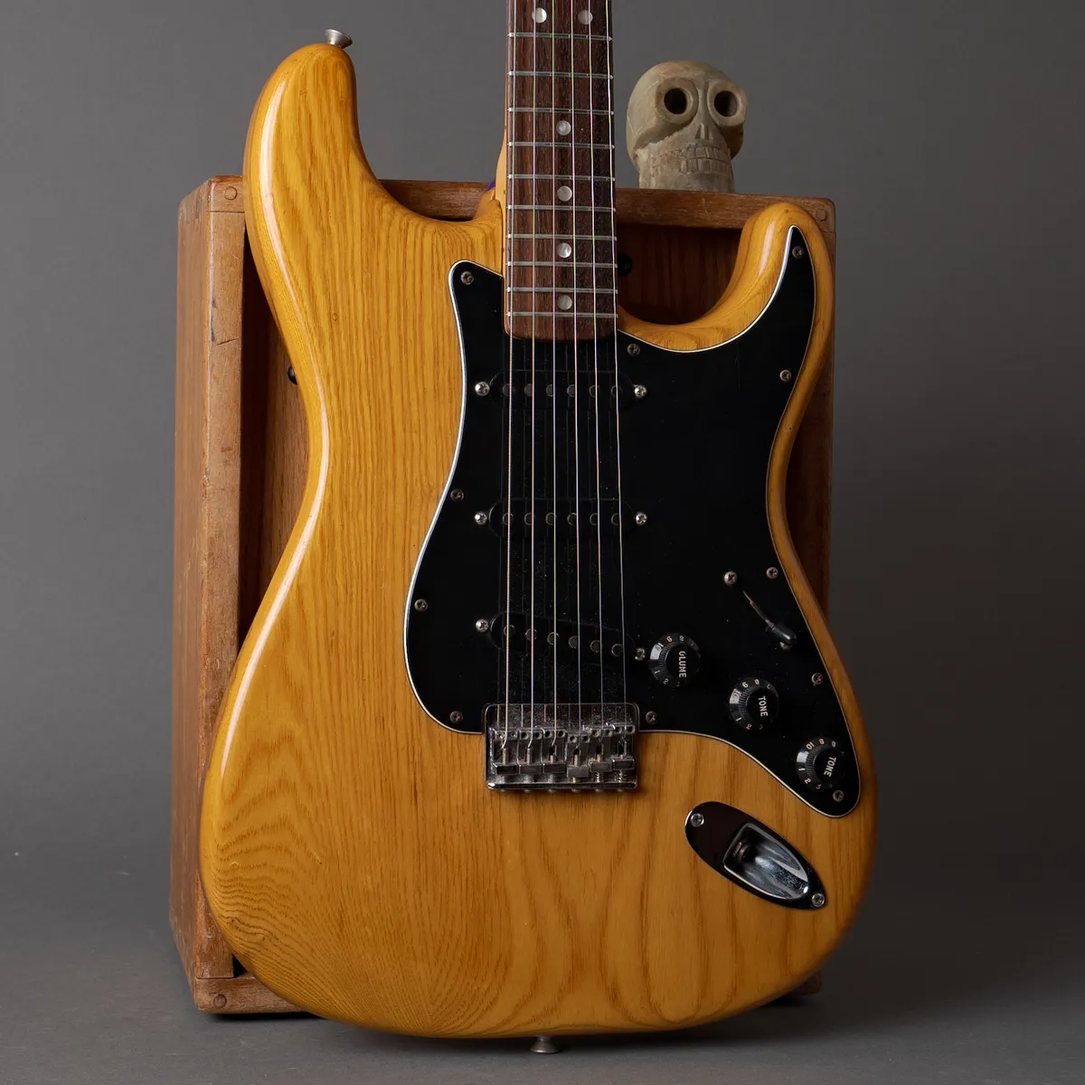 Fender Stratocaster 1979 ラージヘッド ハードテイル NGD: Straturdayまで待てなかった！1979年製Antigua Stratocaster