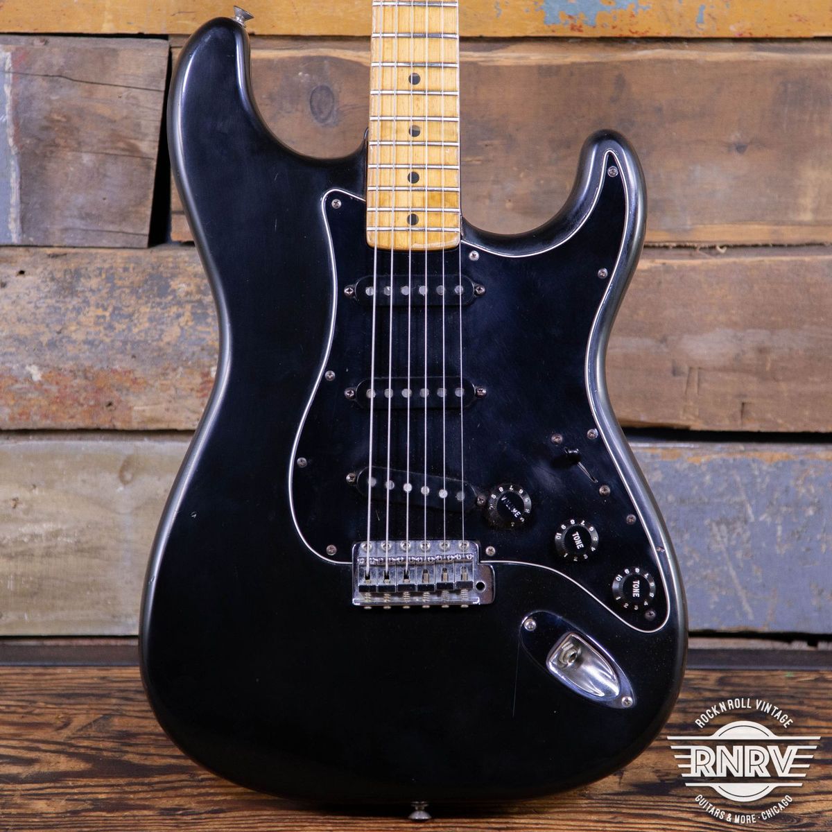 Fender Stratocaster with Maple Fretboard 1979 - Black - Gbase
