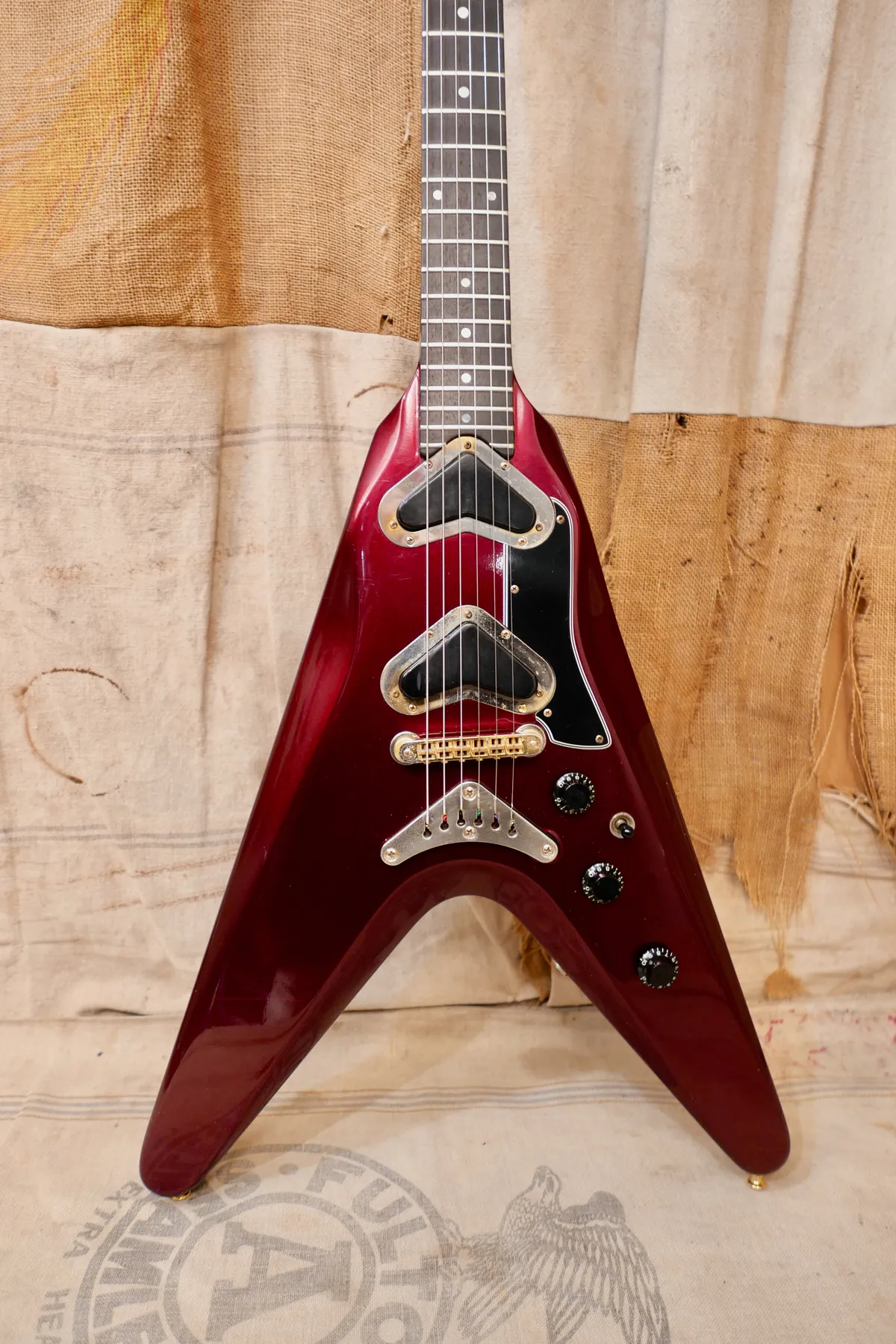 1980 Gibson Flying V V2 Metallic Red > Guitars Electric Solid Body