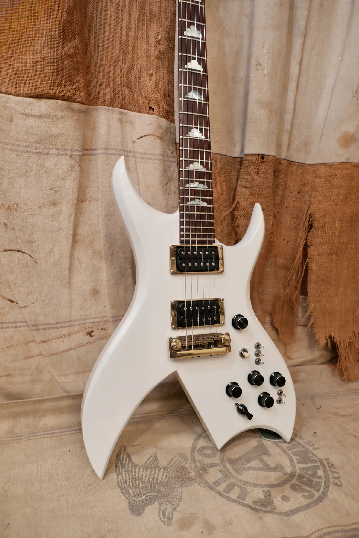 1981 B.C. Rich Bich Pearl White - Gbase