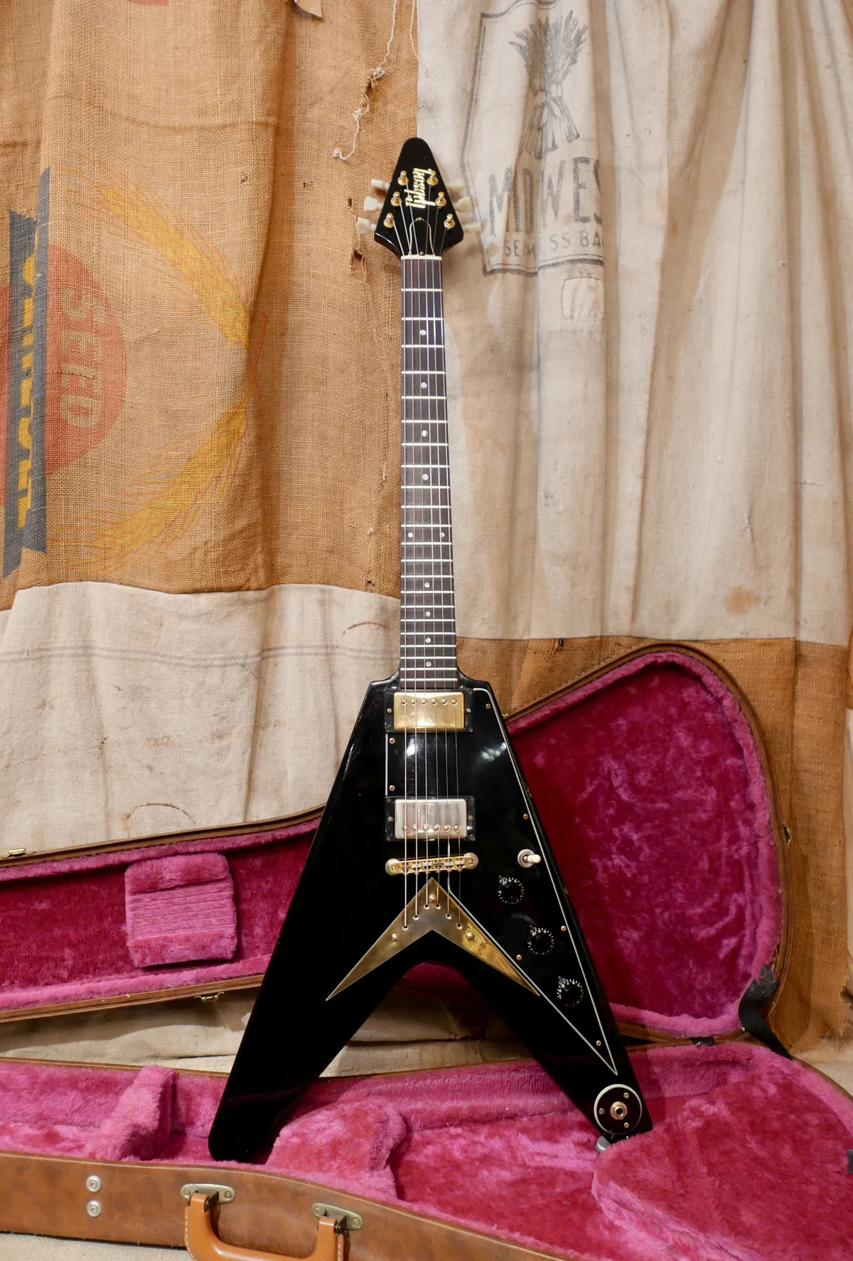 ギター GIBSON FLYING V 1982 Gibson ギブソン Flying V 1982 < Used / 中古品 > | ワタナベ楽器店