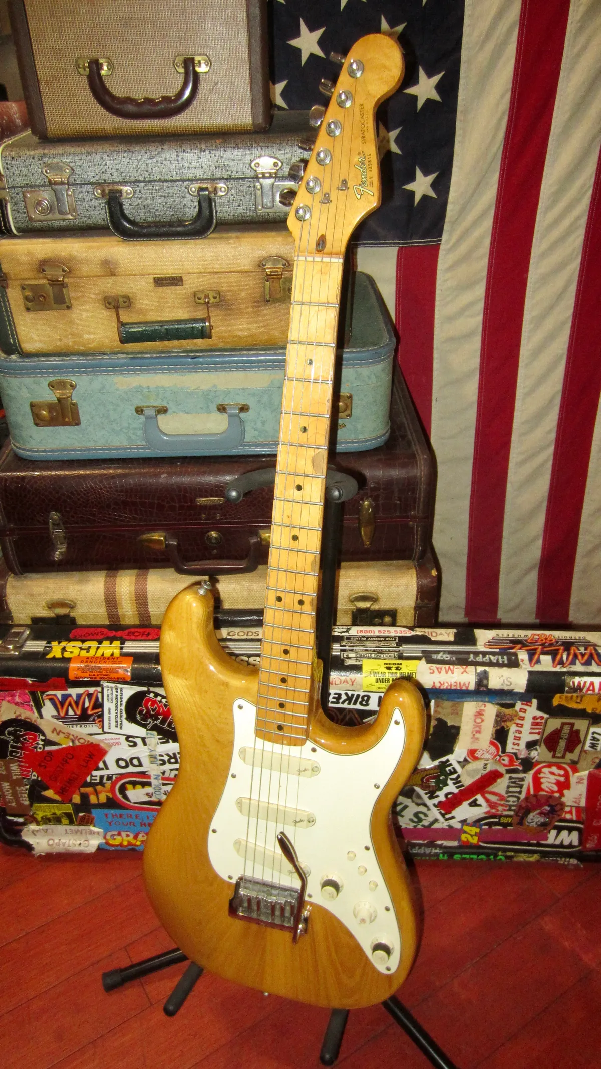 1983 Fender Elite Stratocaster Natural > Guitars Electric Solid Body