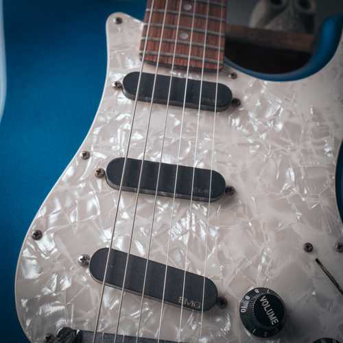 1986 Fender Contemporary Stratocaster MIJ Ocean Blue Metallic - Gbase