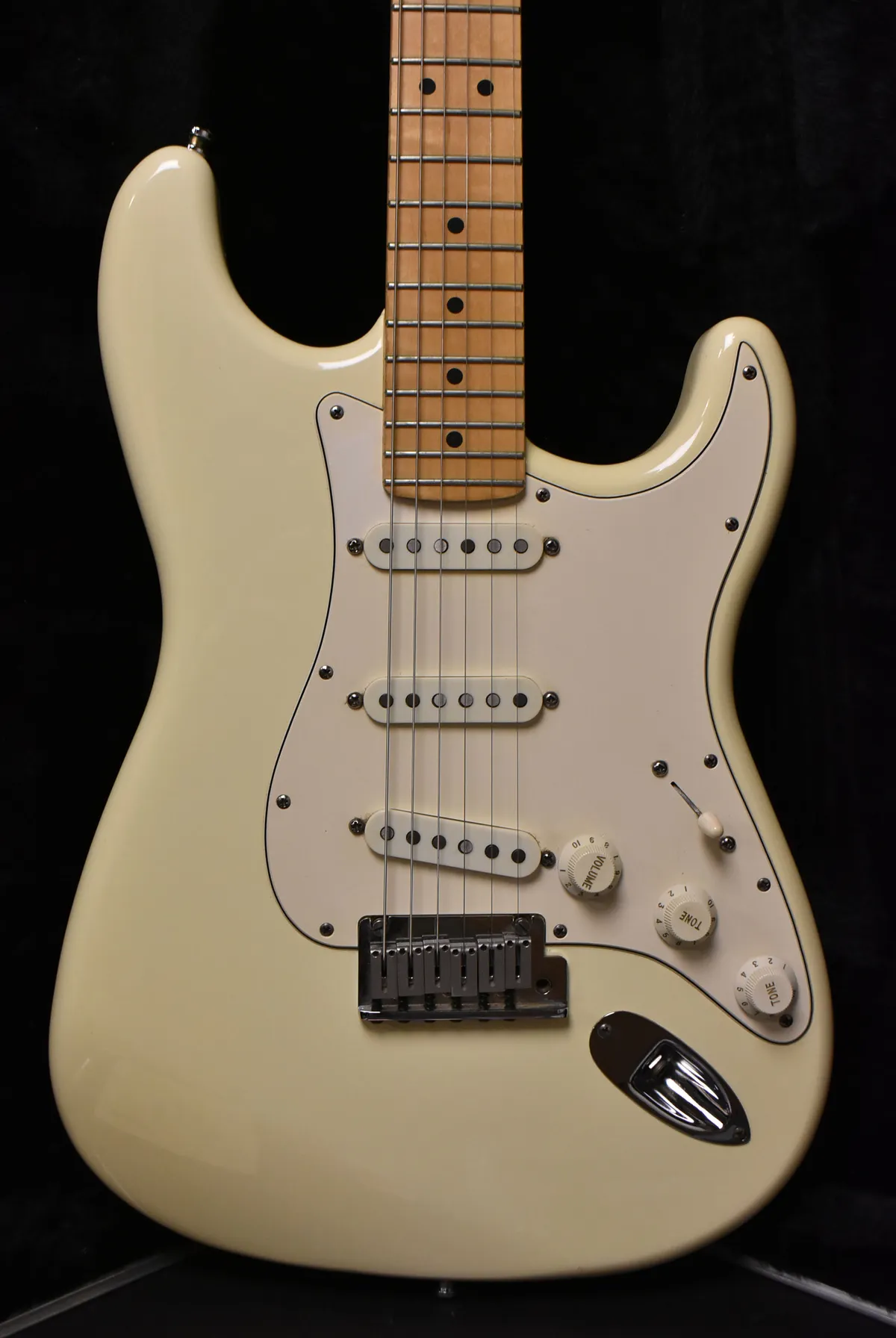 1987 Fender American Standard Stratocaster Olympic White w/OHSC