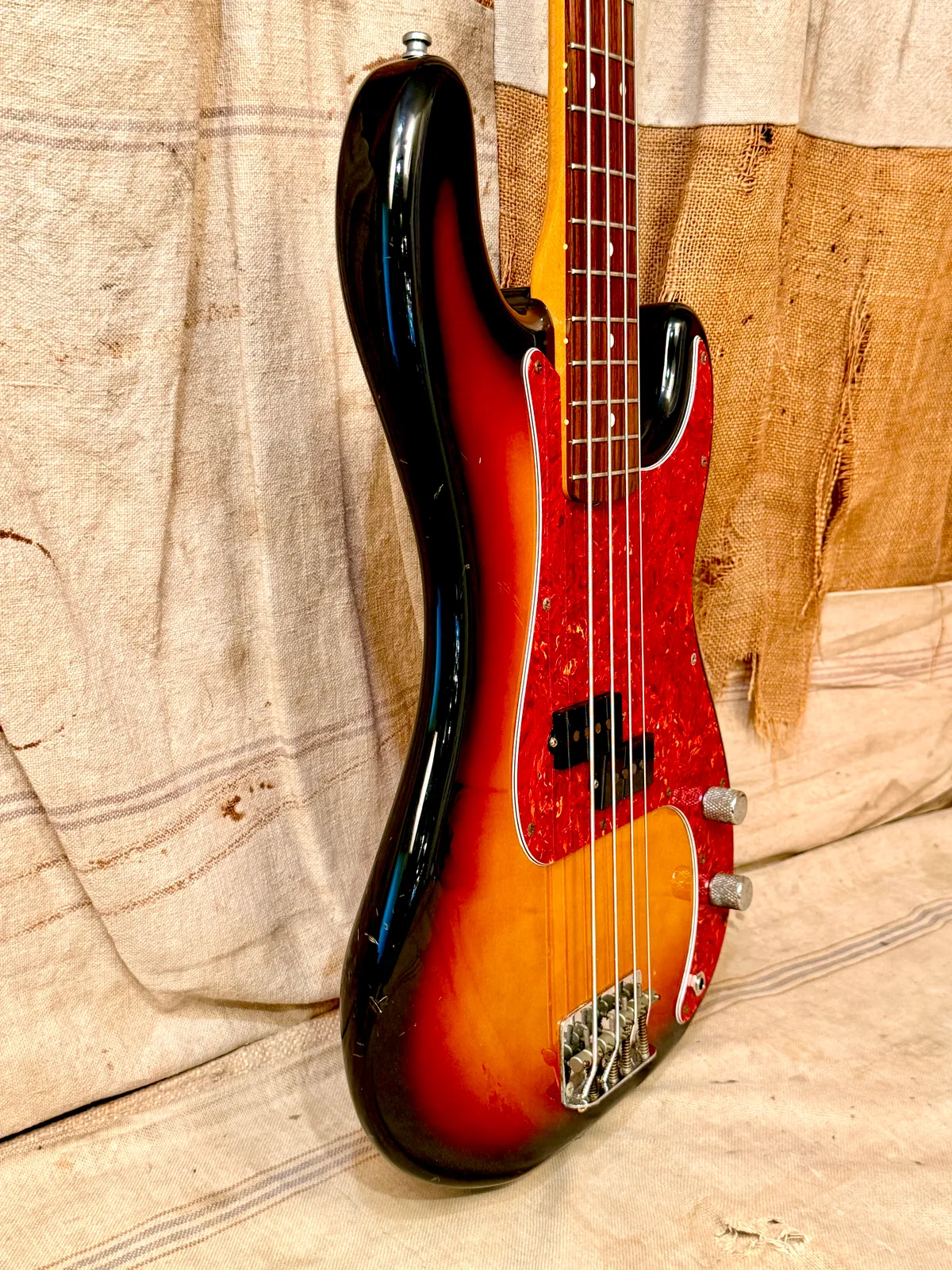 1990 Fender MIJ '62 Reissue Precision Bass 3 Tone Sunburst - Gbase