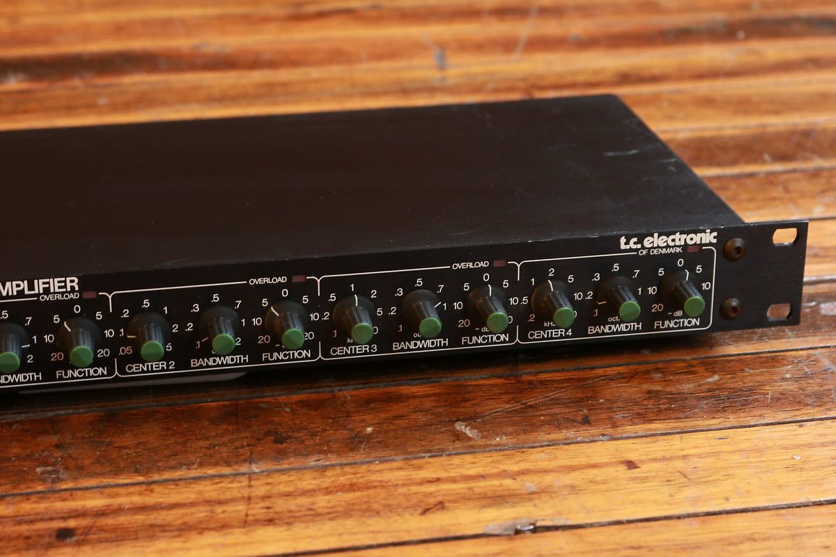 TC TC1140 Parametric HS Electronic Equalizer 0 Preamplifier