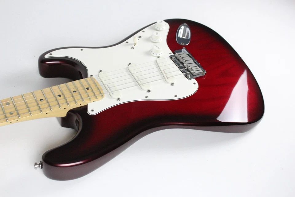 1993 Vintage Fender Stratocaster Plus Deluxe Crimson Burst Strat