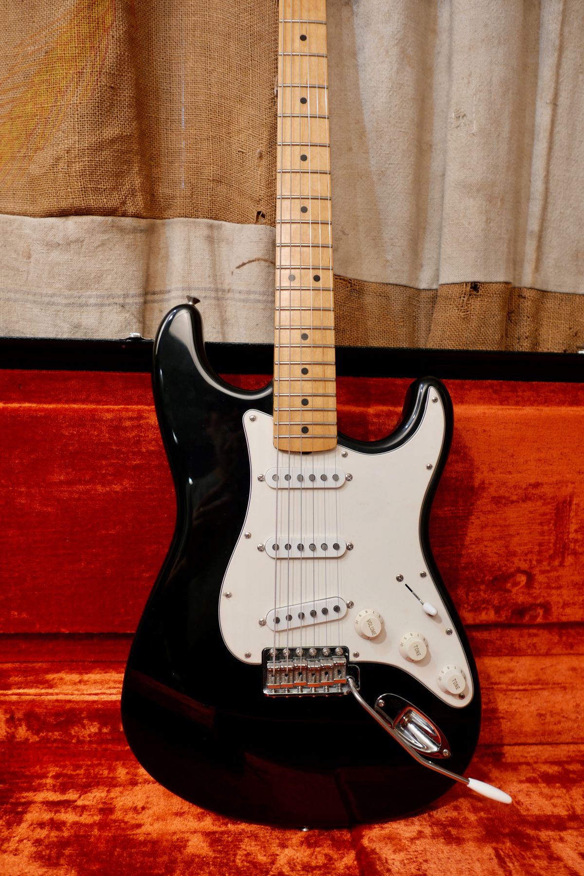 ギター Fender Jimi Hendrix Stratocaster 1997 Fender Jimi Hendrix Tribute Stratocaster - Rare Gem Available