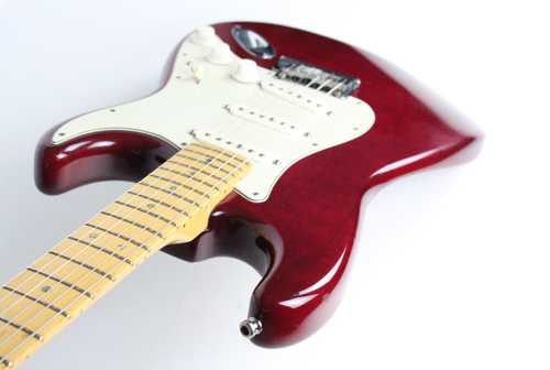 1998 Fender American Deluxe Strat Crimson Red Maple Noiseless USA
