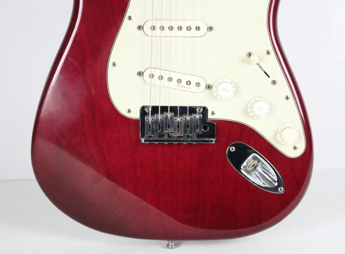 1998 Fender American Deluxe Strat Crimson Red Maple Noiseless USA
