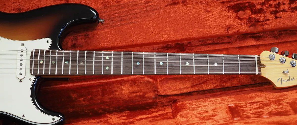 1999 Fender American Deluxe Stratocaster Sunburst - Gbase