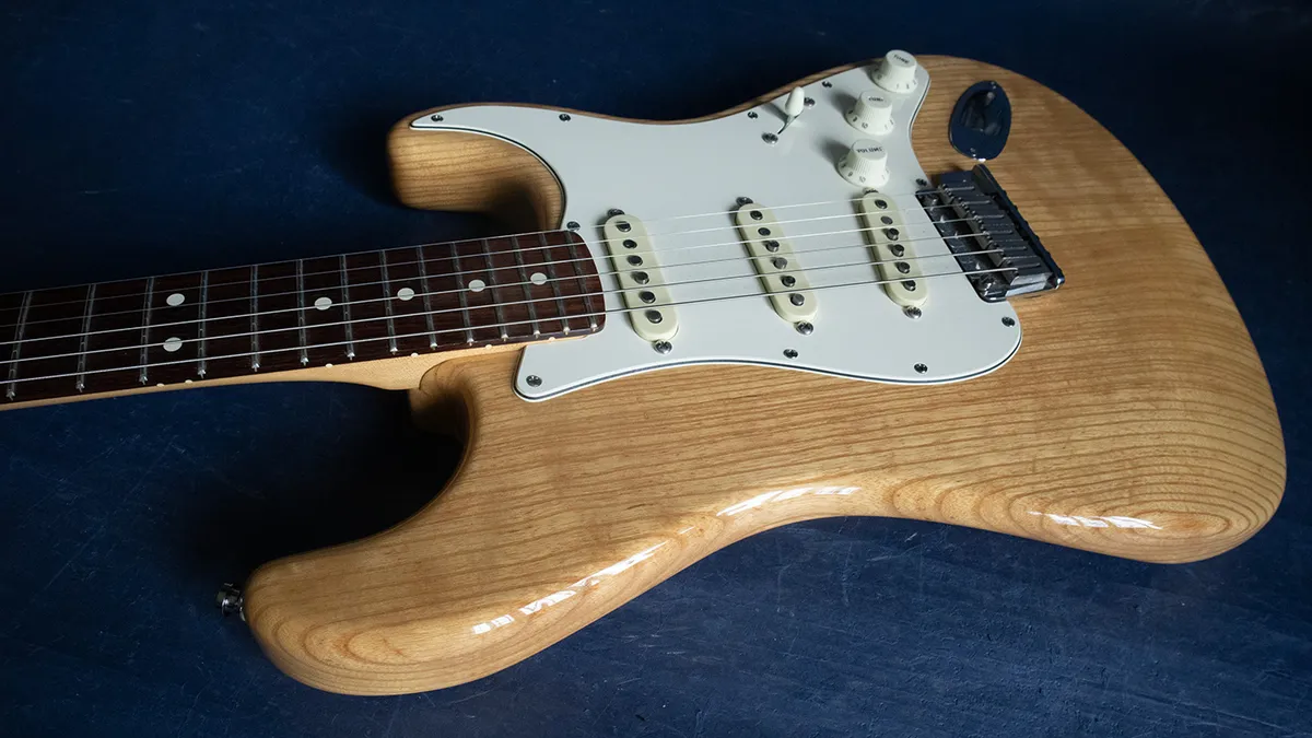 1999 Fender American Standard Stratocaster Natural > Guitars