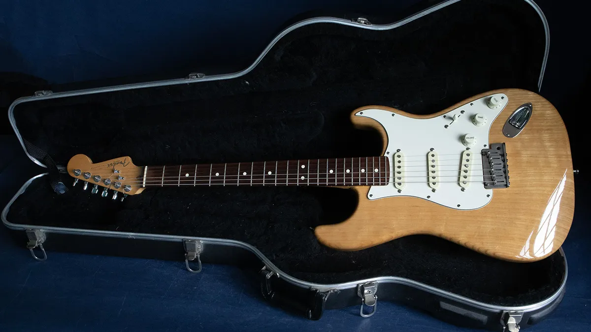 1999 Fender American Standard Stratocaster Natural > Guitars