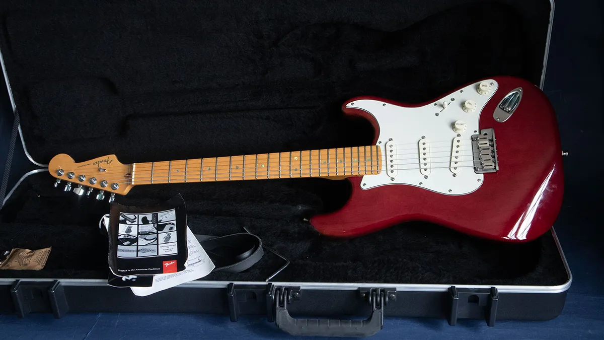 2000 Fender American Deluxe Stratocaster Chrome Red - Gbase