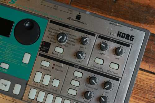 2000 Korg Electribe-S ES-1 Rhythm Production Sampler Silver 2000 Korg Electribe-S ES-1 Rhythm Production Sampler Silver