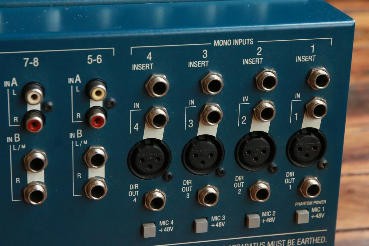 Allen & Heath MixWizard WZ 20S Dual Stereo Mixer 1999 - 2004