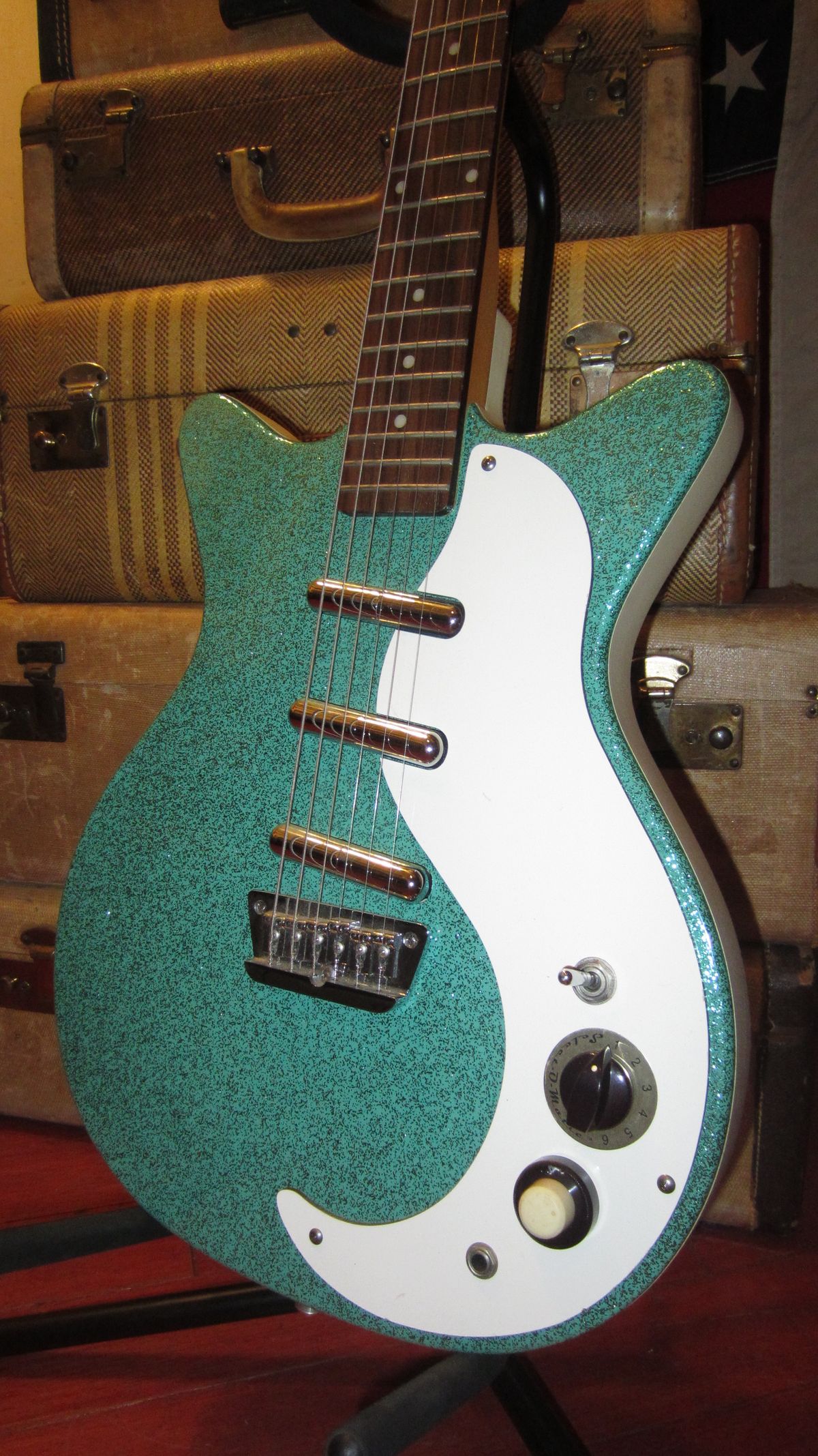 2001 Danelectro DC-3 Triple Pickup Electric Turquoise Metal Flake
