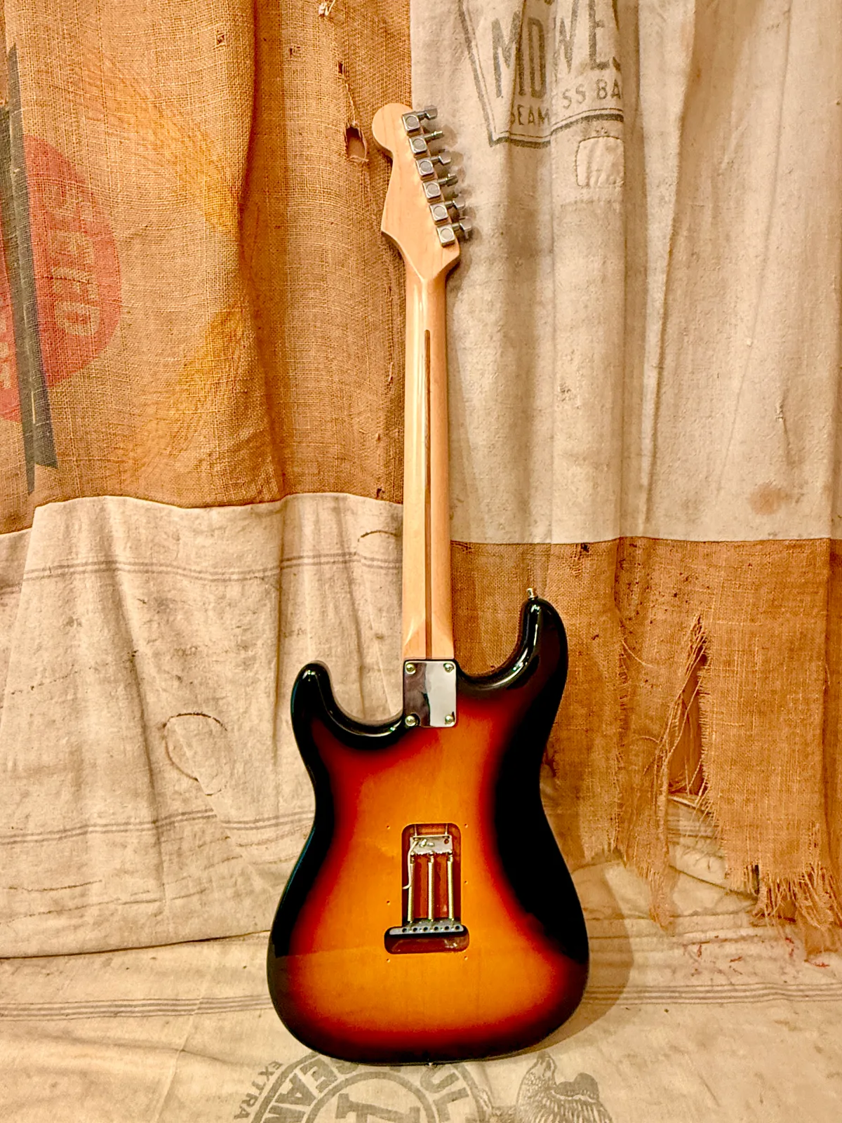 2001 Fender Standard Stratocaster MIM Sunburst - Gbase