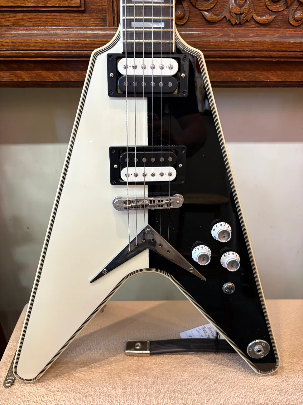 2005 DEAN Michael Schenker V Black/White - Gbase