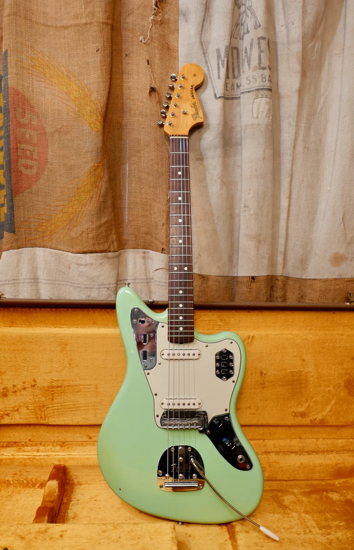 ギター Fender american vintage 62 jaguar Fender American Vintage 1962 Jaguar - What To Know & Where To Buy