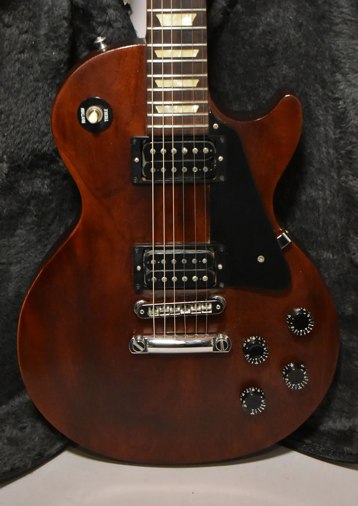 2005 Gibson Les Paul Studio Faded Walnut > Guitars Electric Solid
