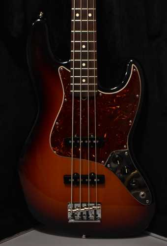 2009 Fender American Standard Jazz Bass Sunburst > Guitars