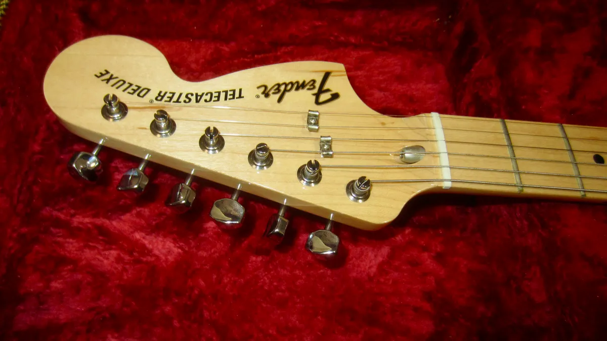 2013 Fender 72 Telecaster Deluxe (1972 Reissue) Walnut w