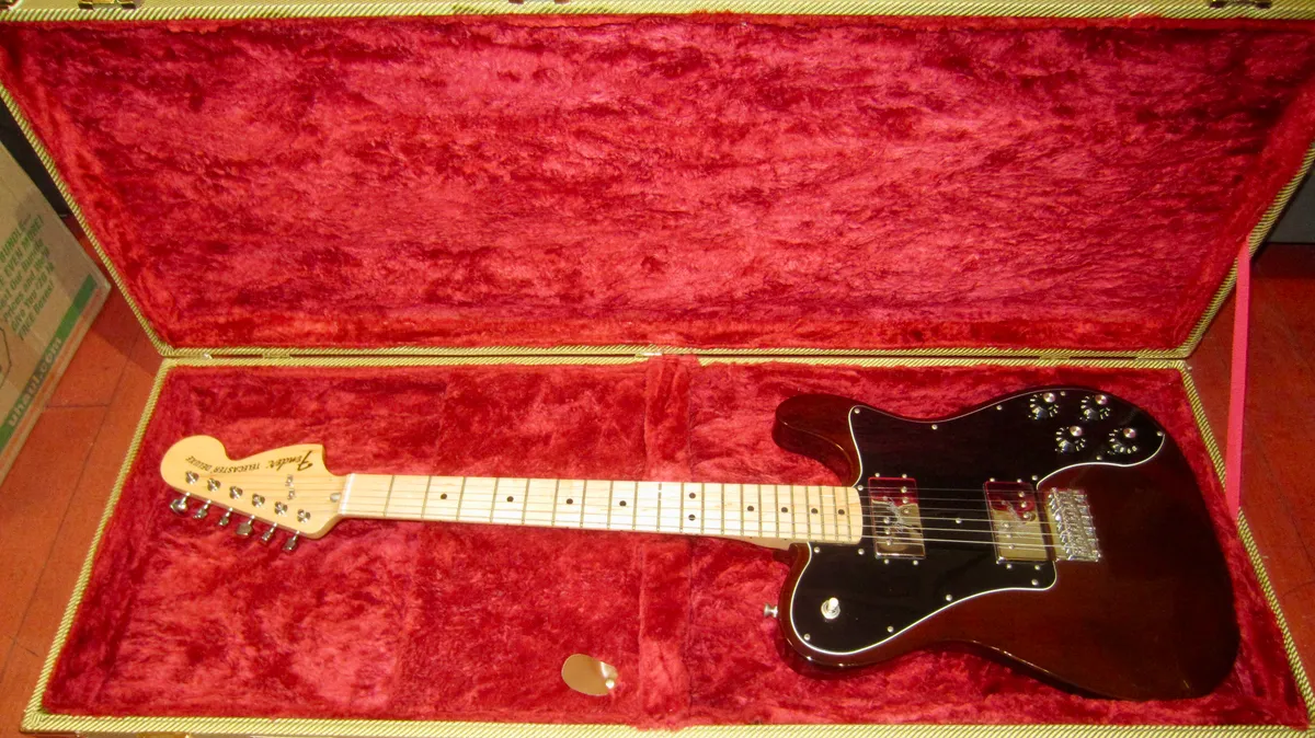 2013 Fender 72 Telecaster Deluxe (1972 Reissue) Walnut w