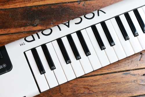 Yamaha Vocaloid Keytar/Keyboard VKB-100 2017 Black & White - Gbase