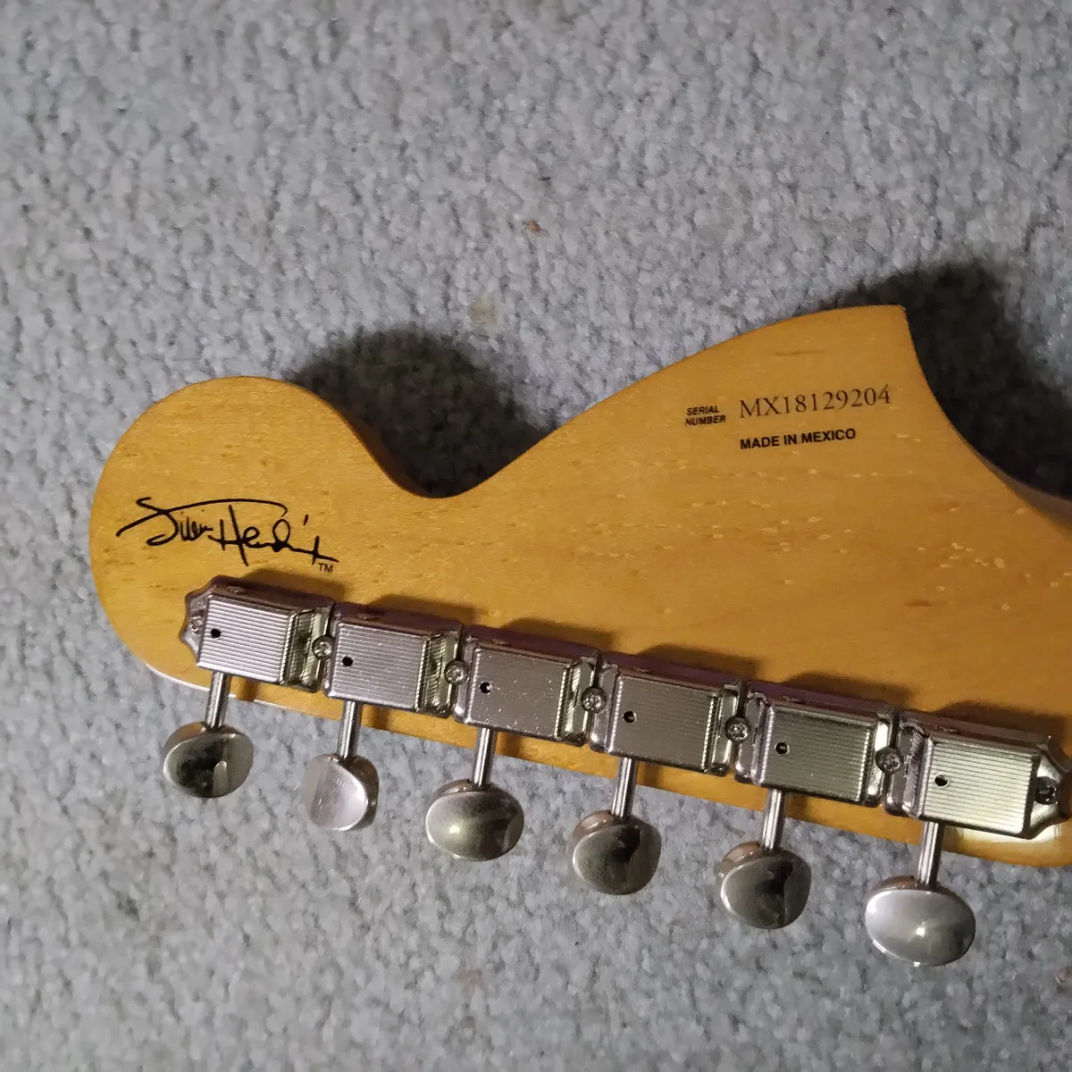 2018 Fender Jimi Hendrix Signature Stratocaster Ultraviolet Purple