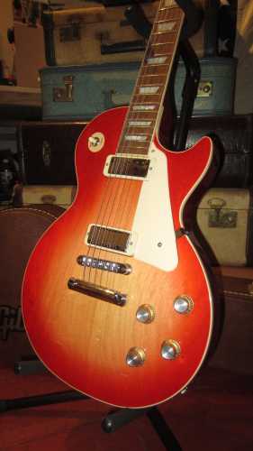 2022 Gibson Les Paul Deluxe '70s Cherry Sunburst w/ Original Case