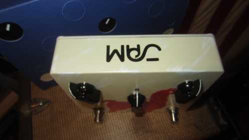 2025 JAM Llama Delay Xtreme Hand Painted White and Red > Effects