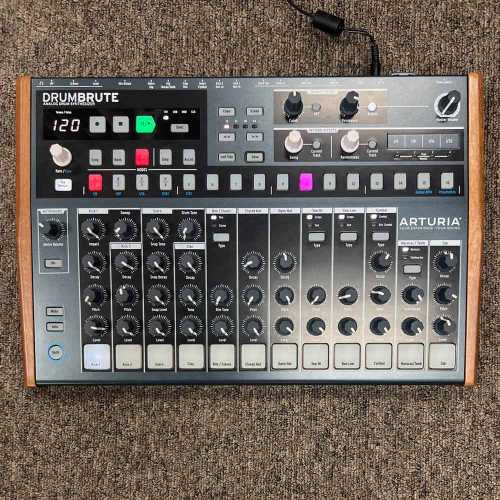 ARTURIA 新品同様: Arturia Drumbrute ドラムブルート アナログ ARTURIA 新品同様: Arturia Drumbrute ドラムブルート アナログ