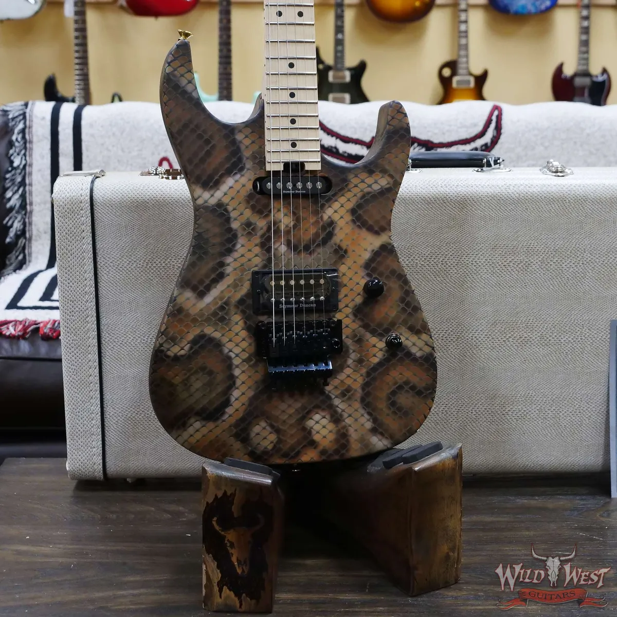 2022-charvel-usa-custom-shop-warren-demartini-usa-signature-snake-maple
